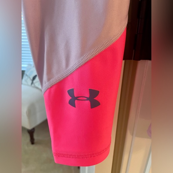Women’s Under Armour Color Block Yoga Pants – Size Small / Mid Calf - Picture 2 of 4